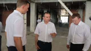 Губернатор потребовал достроить Дворец олимпийских видов спорта в Новороссийске за три года