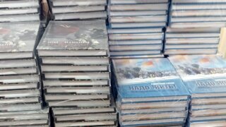 Депутат Госдумы Эдуард Кузнецов передал ДНР книги для патриотического воспитания