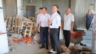 Губернатор Кубани и глава Краснодара проверили ход строительства социальных объектов