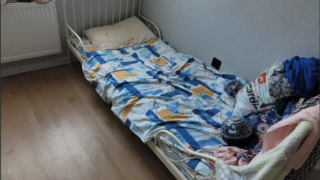 В одиночестве с банкой пюре: В Краснодаре мать оставляла 3-летнюю дочь одну в квартире