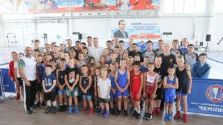 Вениамин Кондратьев пообщался с воспитанниками нового центра единоборств в станице Полтавской
