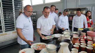 Вениамин Кондратьев посетил два предприятия в Красноармейском районе