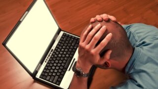 Мошенники работают без отпуска