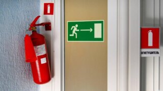 Сотрудники Госпожнадзора участвуют в приемке школ к новому учебному году