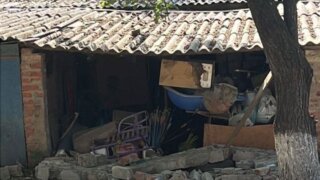 Кирпичный гараж обрушился на двоих детей в пригороде Краснодара
