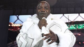 Американский репер Akon прятался в ванной во время атаки беспилотников в Сочи