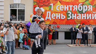 Линейки в школах Краснодара 1 сентября пройдут в две смены
