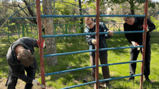 В Краснодаре на улице Курчатова прошел субботник