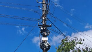«Россети Кубань» напоминают об ответственности за незаконное размещение волоконно-оптических линий связи на опорах ЛЭП