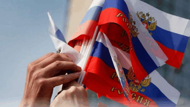 Кубанские общественники поздравили земляков с Днем государственного флага