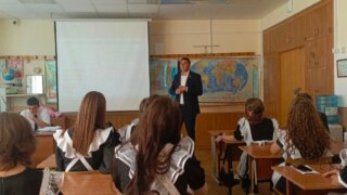 Депутат ЗСК Валерий Горюханов предложил в рамках уроков «Разговоры о важном» говорить о распространении русского языка в мире