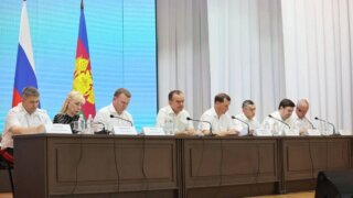 Губернатор Кубани встретился с активом Мостовского района