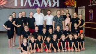 Депутат Владимир Зюзин помог ансамблю «Пламя» обрести современный танцевальный зал