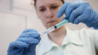 Прививка от гриппа защищает от тяжелых осложнений и летального исхода