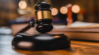 В России впервые оштрафовали школьницу за комментарий о месте пролета БПЛА