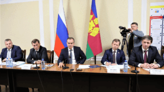 Вениамин Кондратьев: Мы должны на 100 процентов обеспечить краевую перерабатывающую промышленность кубанским молоком