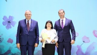 Депутат ЗСК Владимир Решетняк поздравил учителей с профессиональным праздником