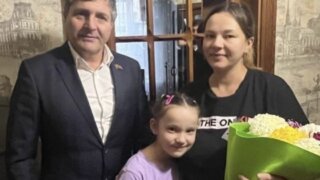 День матери: депутат Игорь Брагарник поздравил жен бойцов СВО