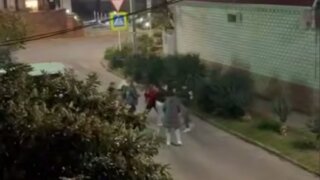 Полицейские в Анапе разыскивают причастных к потасовке у питейного заведения «У Сани»