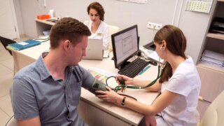 Врач-невролог рассказала, что приводит к инсульту у молодых