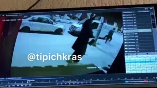 Полиция Краснодара ищет женщину, выбросившую флаги РФ в мусор