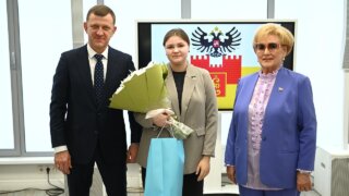 Детям-сиротам в Краснодаре выдали жилье в современных новостройках Прикубанского округа