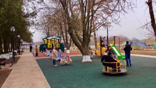 В Кущевском районе открыли благоустроенную парковую территорию