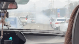 В Сочи свадебный кортеж стал причиной затора на дороге