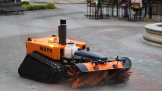 В Геленджике протестировали первого кубанского коммунального робота