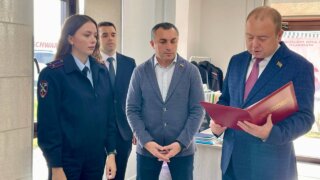 Депутаты Денис Хмелевской и Евгений Коломейцев провели встречу с участковыми уполномоченными полиции