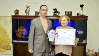 Депутат ЗСК Виктор Тепляков вручил Почётные грамоты специалистам Сочи