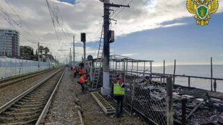 В Сочи прокуратура выясняет обстоятельства пожара на пляже, где погиб человек