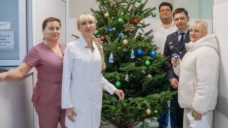 Полицейский Дед Мороз: праздник для детей в больнице Краснодара