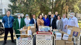 «Коробки храбрости» доставили в детские больницы Краснодарского края