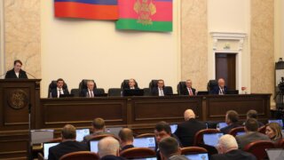 Депутаты ЗСК решили увеличить со следующего года дополнительные выплаты педагогам