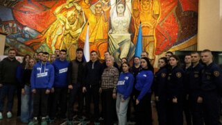 Молодогвардейцы посетили знаковые места в ходе дружественного визита в ЛНР