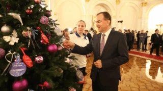 Вениамин Кондратьев принял участие в акции «Елка желаний»