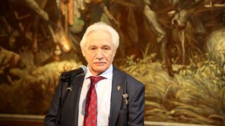 Вениамин Кондратьев поздравил кубанского художника Геннадия Квашуру с 75-летием