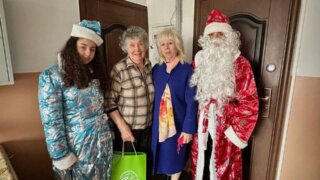 Депутат ЗСК Владимир Зюзин участвует в акции «Новый год в каждый дом» в Тбилисском районе