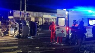 Пять пассажиров микроавтобуса попали в больницу после столкновения с автоцистерной в Новороссийске