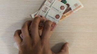 На Кубани впервые списали долг по алиментам с криптокошелька