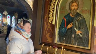 Депутат гордумы Краснодара Наталья Гвоздева в праздник Крещения Господня посетила Свято-Троицкий Собор