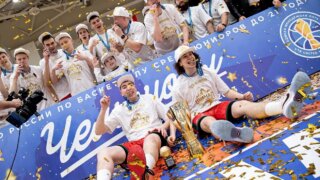 Вениамин Кондратьев поздравил общество «Локомотив» и баскетбольный клуб «Локомотив-Кубань» с юбилеями