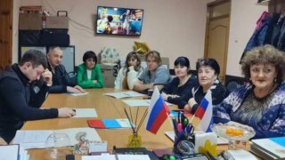 Об отсутствии аптеки и проблемах с ТКО рассказали жители Горного Лоо депутату Иванчиковой