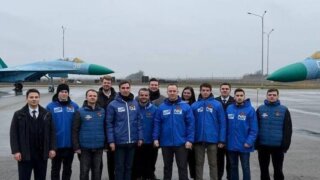 Молодогвардейцы Краснодара возложили цветы к Вечному огню в честь Дня защитника Отечества