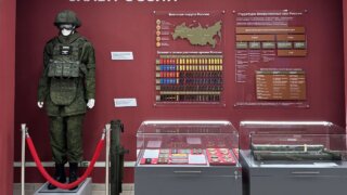 В Краснодаре открыли выставку «Zащитники Отечества»