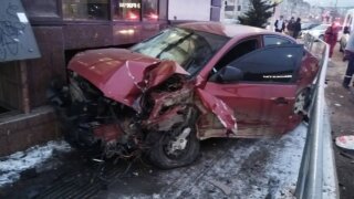 Пешеход погиб в результате столкновения двух легковушек в Краснодаре