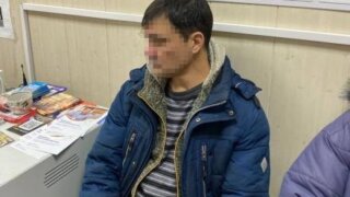 В МФЦ под Новосибирском мигрант дезинфицировал нижнее белье в микроволновке и едва не устроил пожар