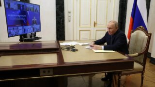 Владимир Путин в режиме видеоконференции принял участие в открытии детской поликлиники в Павловском районе Кубани