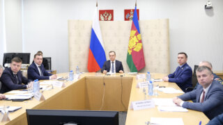 Губернатор принял участие в совещании вице-премьера Правительства РФ Дмитрия Патрушева по обеспечению безопасности в сезон паводков и пожаров